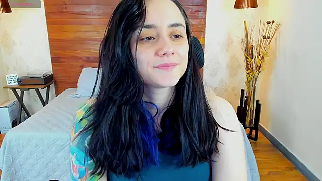 Snapshot of KatherineBond chatting on February 3, 11:47 pm KatherineBond online show from February 3, 11:47 pm