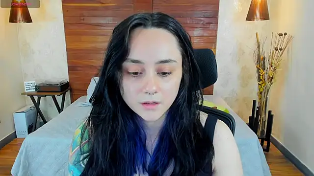 Snapshot of KatherineBond chatting on February 6, 11:48 pm KatherineBond online show from February 6, 11:48 pm