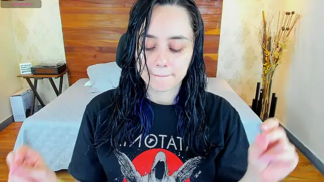 Snapshot of KatherineBond chatting on February 7, 11:55 pm KatherineBond online show from February 7, 11:55 pm