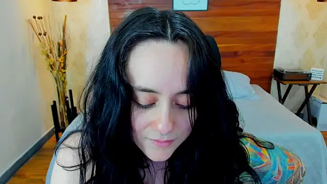 Snapshot of KatherineBond chatting on February 10, 7:38 pm KatherineBond online show from February 10, 7:38 pm