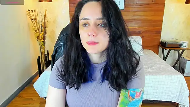 Snapshot of KatherineBond chatting on February 14, 11:42 pm KatherineBond online show from February 14, 11:42 pm