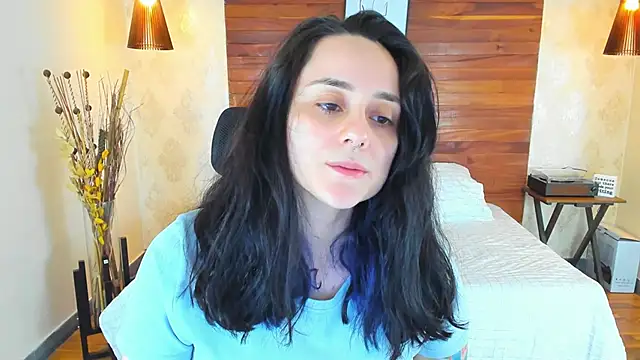 Snapshot of KatherineBond chatting on February 20, 1:03 am KatherineBond online show from February 20, 1:03 am