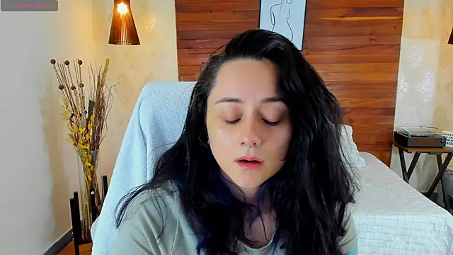 Snapshot of KatherineBond chatting on February 20, 9:20 pm KatherineBond online show from February 20, 9:20 pm