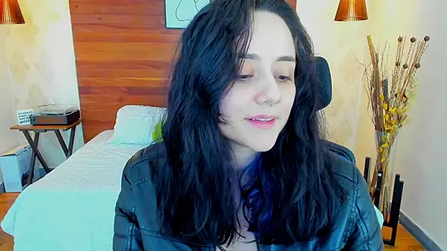 Snapshot of KatherineBond chatting on February 26, 12:27 am KatherineBond online show from February 26, 12:27 am
