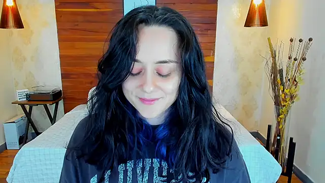 Snapshot of KatherineBond chatting on February 27, 12:10 am KatherineBond online show from February 27, 12:10 am