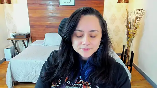 Snapshot of KatherineBond chatting on March 20, 2:19 am KatherineBond online show from March 20, 2:19 am