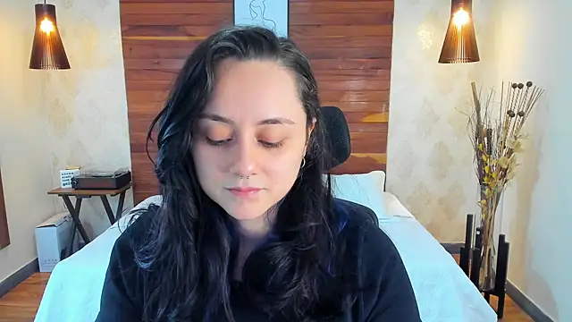 Snapshot of KatherineBond chatting on March 20, 7:35 pm KatherineBond online show from March 20, 7:35 pm