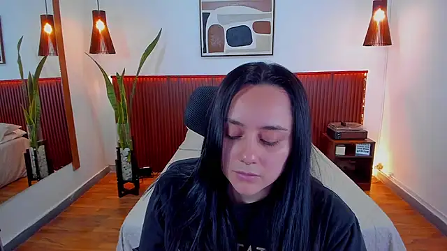 Snapshot of KatherineBond chatting on September 10, 7:47 pm KatherineBond online show from September 10, 7:47 pm