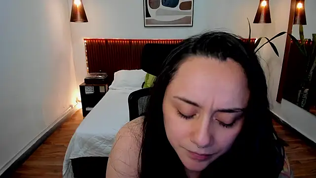 KatherineBond online show from February 9, 7:18 pm