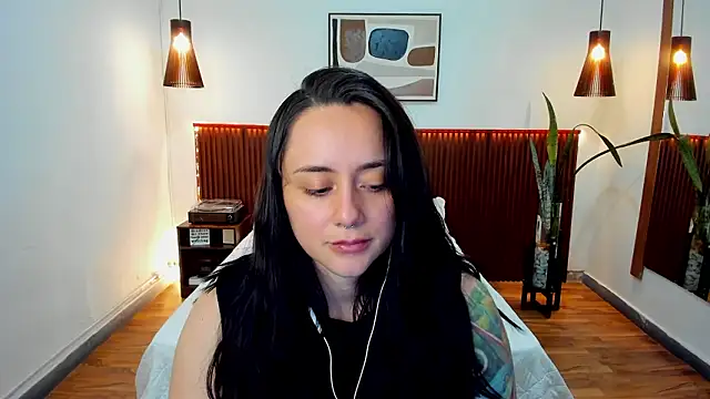 KatherineBond online show from February 13, 6:15 pm