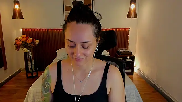 Snapshot of KatherineBond chatting on June 20, 4:21 pm KatherineBond online show from June 20, 4:21 pm