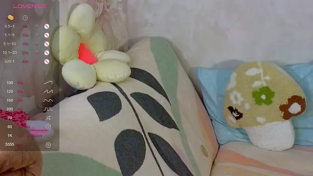 TrissMerigold9 online show from October 30, 9:26 pm