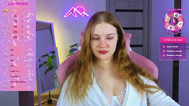 TrissMerigold9 online show from February 5, 6:45 pm