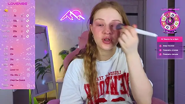 TrissMerigold9 online show from February 28, 7:53 am