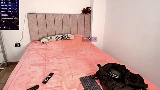 Snapshot of Venus_wilde chatting on November 19, 11:05 pm Venus wilde online show from November 19, 11:05 pm