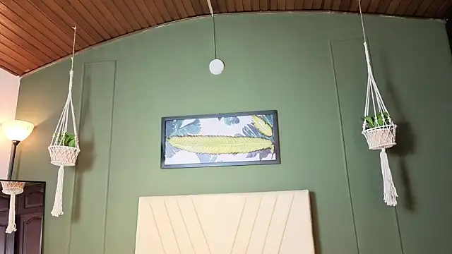 LILA ELLIOT online show from December 20, 8:43 am