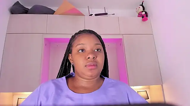 tamaraa smiith online show from February 17, 12:05 pm