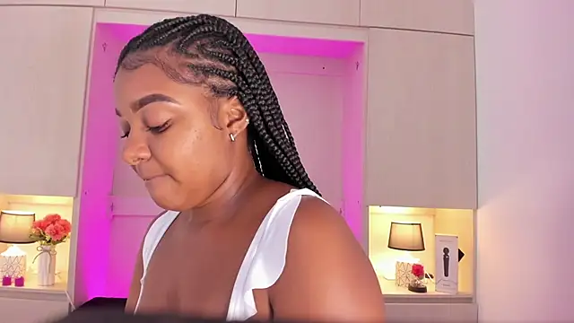 tamaraa smiith online show from February 20, 3:08 pm