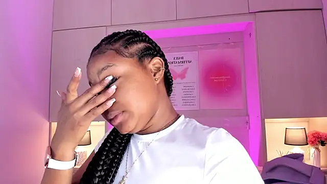 tamaraa smiith online show from September 28, 1:05 pm