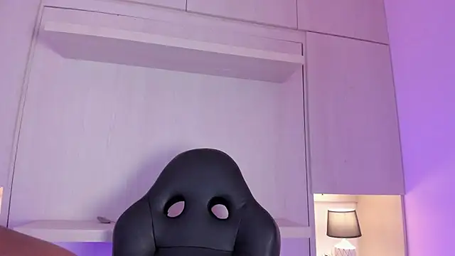 tamaraa smiith online show from October 1, 7:42 pm