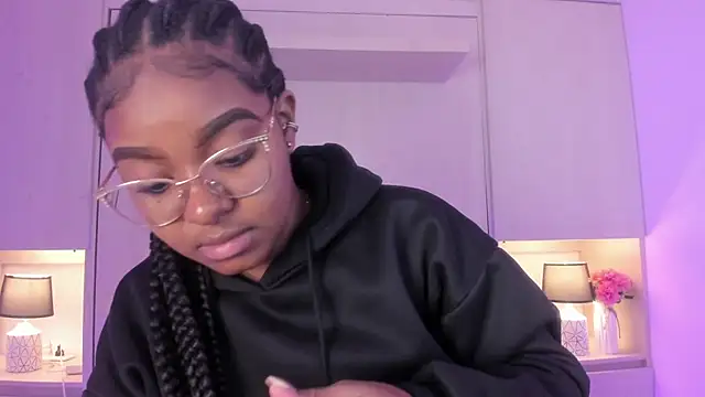 tamaraa smiith online show from October 10, 7:46 pm