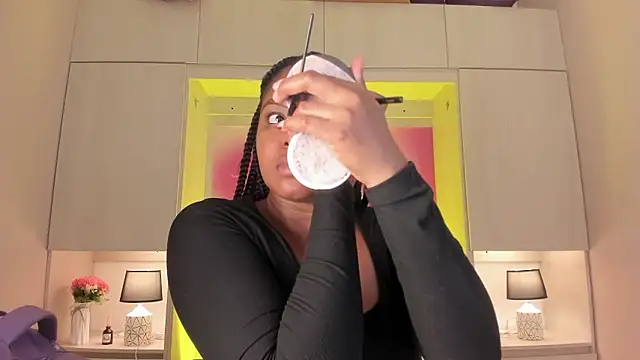 tamaraa smiith online show from January 11, 1:16 pm