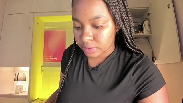 tamaraa smiith online show from June 2, 7:38 pm