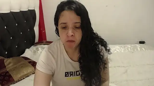 Katty Bones online show from November 5, 1:33 pm