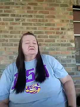 Snapshot of Bayou_Woman68 chatting on October 31, 7:26 pm Bayou Woman68 online show from October 31, 7:26 pm