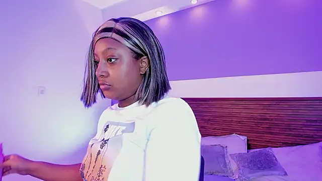 Adelehottman online show from March 18, 12:08 pm