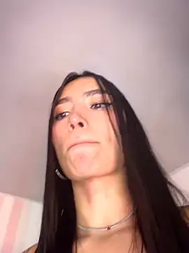 Snapshot of Milena-1 chatting on May 19, 10:10 am Milena-1 online show from May 19, 10:10 am