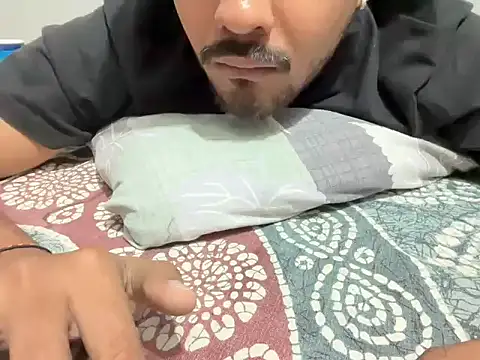 Snapshot of __bigdaddy69 chatting on April 11, 6:51 am bigdaddy69 online show from April 11, 6:51 am