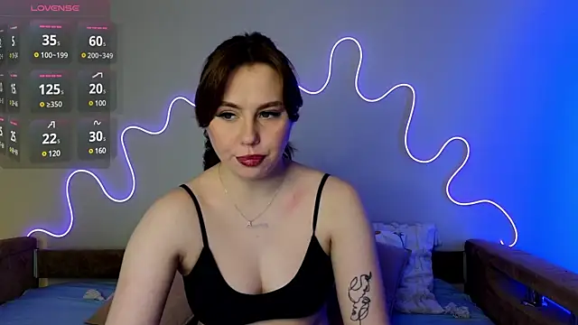 Aisha Riley online show from March 3, 1:53 pm