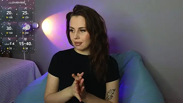 Aisha Riley online show from October 3, 1:30 pm