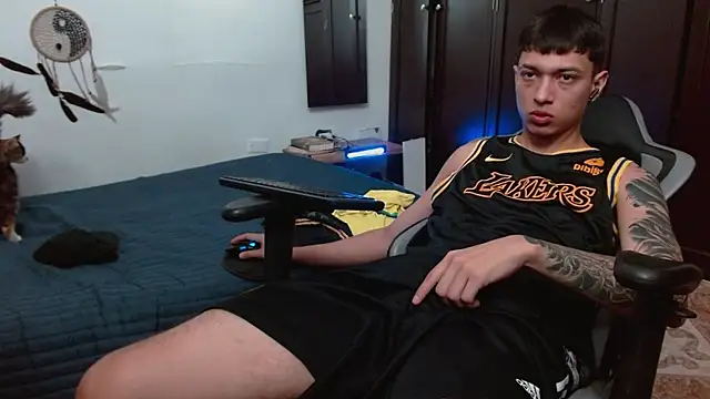 aaron blug online show from November 23, 3:56 pm