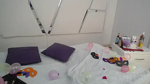 Snapshot of _Miaaleon chatting on March 4, 6:07 pm Miaaleon online show from March 4, 6:07 pm