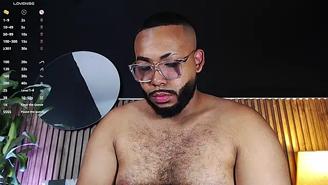 Snapshot of DilanJonnes_ chatting on December 22, 1:55 am DilanJonnes online show from December 22, 1:55 am