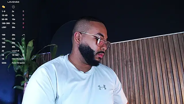 Snapshot of DilanJonnes_ chatting on December 29, 12:09 am DilanJonnes online show from December 29, 12:09 am