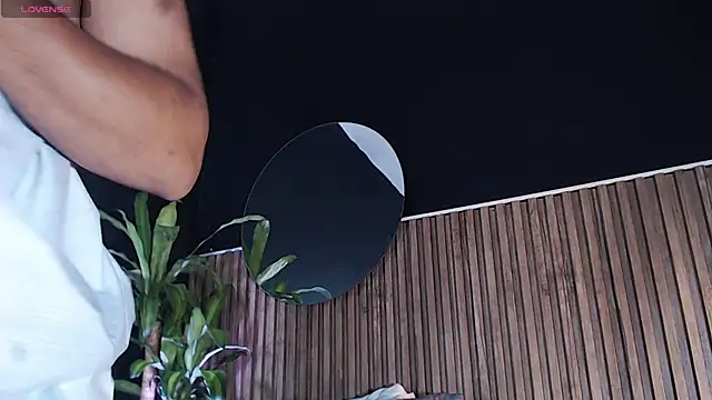 Snapshot of DilanJonnes_ chatting on December 30, 12:22 am DilanJonnes online show from December 30, 12:22 am