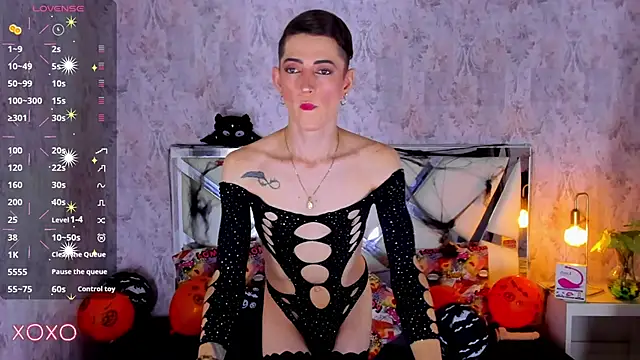 dominic thailor online show from October 10, 1:32 pm