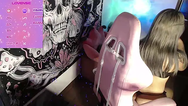 GamerCarrie online show from February 18, 12:04 am