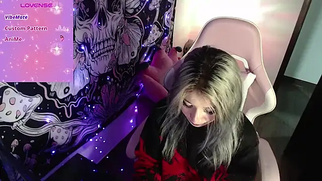 GamerCarrie online show from February 18, 5:20 am