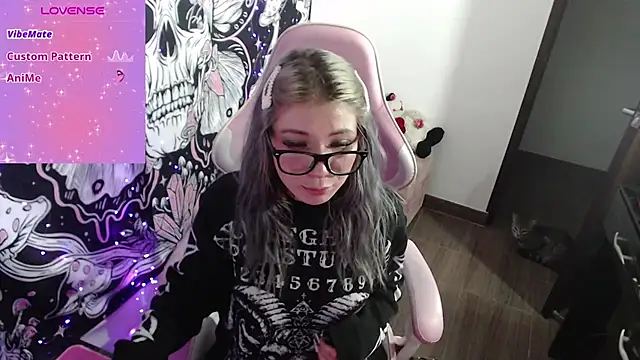 GamerCarrie online show from February 20, 11:54 pm