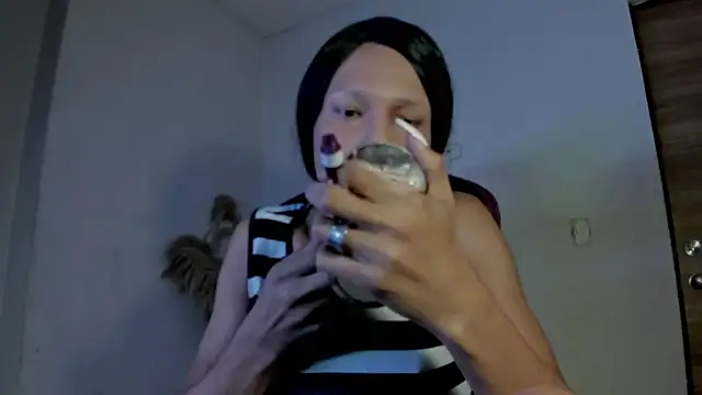 carolinemiller7 online show from December 21, 9:11 pm