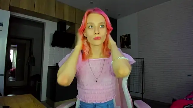  Alice Kitty online show from April 14, 3:40 pm