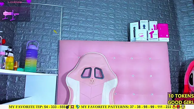 Snapshot of AriannaLewiis chatting on September 26, 7:40 pm AriannaLewiis online show from September 26, 7:40 pm