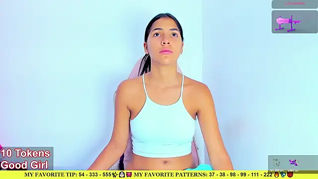 Snapshot of AriannaLewiis chatting on February 19, 8:05 pm AriannaLewiis online show from February 19, 8:05 pm