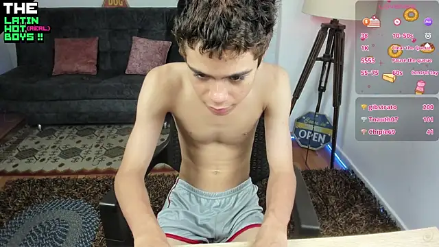 Snapshot of MyLatinHotBoys chatting on December 15, 11:09 pm MyLatinHotBoys online show from December 15, 11:09 pm