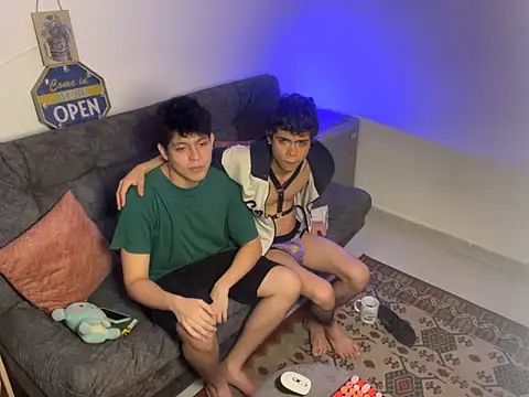 Snapshot of MyLatinHotBoys chatting on January 19, 11:53 pm MyLatinHotBoys online show from January 19, 11:53 pm