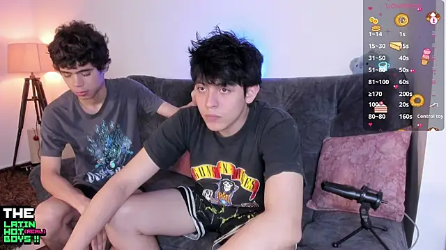 Snapshot of MyLatinHotBoys chatting on February 18, 12:26 am MyLatinHotBoys online show from February 18, 12:26 am